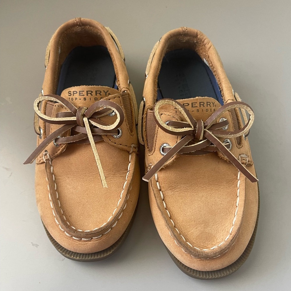 Little boys size 9m Sperry shoes